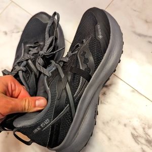 Wms Saucony ride 15 trail gortex